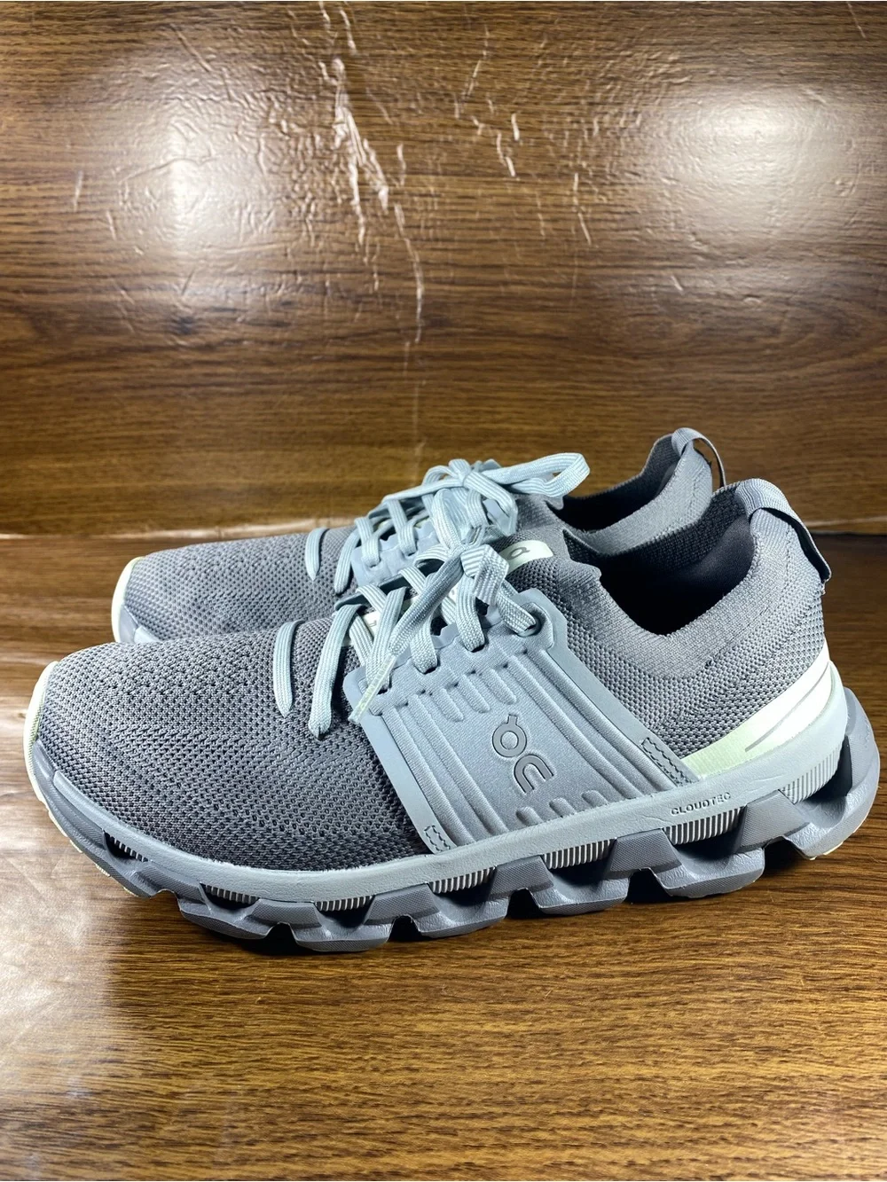 On Cloudswift women’s shoe size 7.5